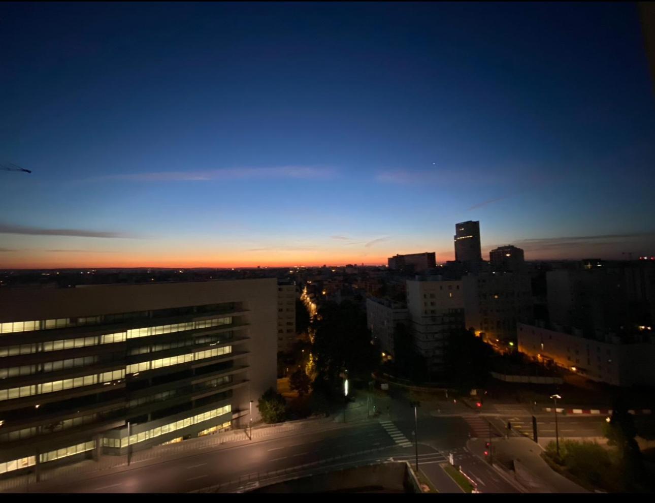 Apartment Paris La Defense Metro L1/rer A *